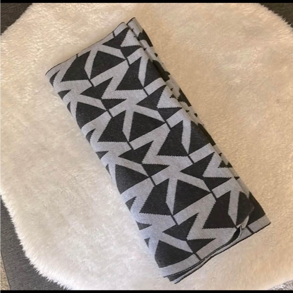 MK Scarf